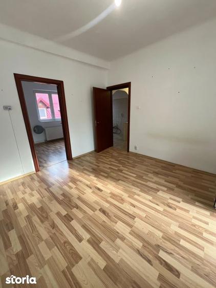 Casă cu 2 camere semidecomandat cu Canalizare în Unirii