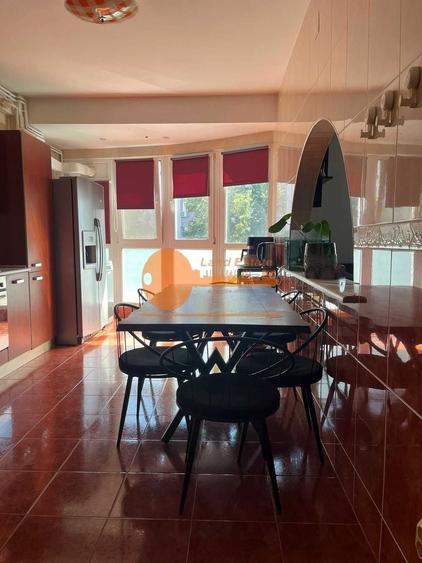 Apartament cu 4 camere semidecomandat, mobilat în Dristor