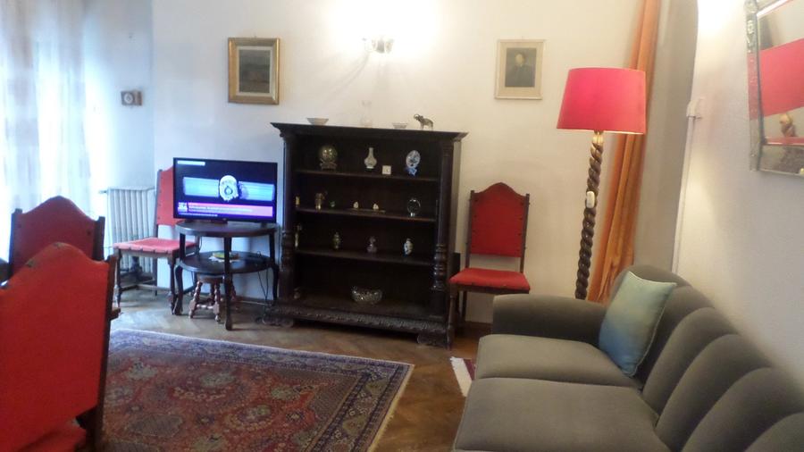 Apartament cu 3 camere decomandat în Capitale