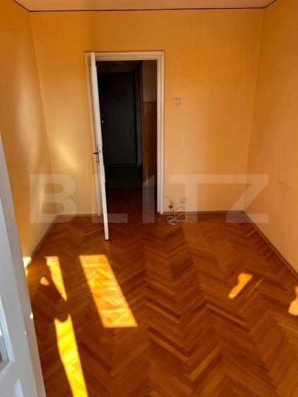 Apartament cu 3 camere decomandat, mobilat în Dacia