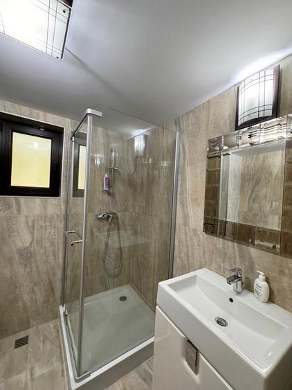 Casă individuală cu 7 camere cu Canalizare în Cheia