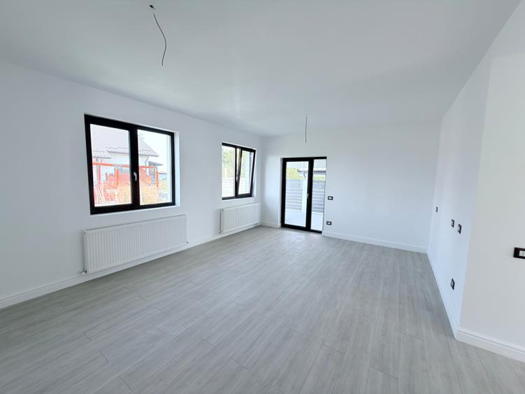 Casă individuală cu 4 camere cu Teren 400 Mp în Central