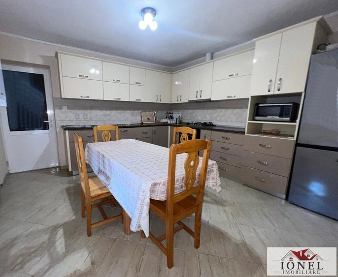 Casă individuală cu 6 camere cu Canalizare în Vințu de Jos