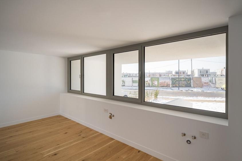 Duplex cu 4 camere cu Canalizare în Tunari