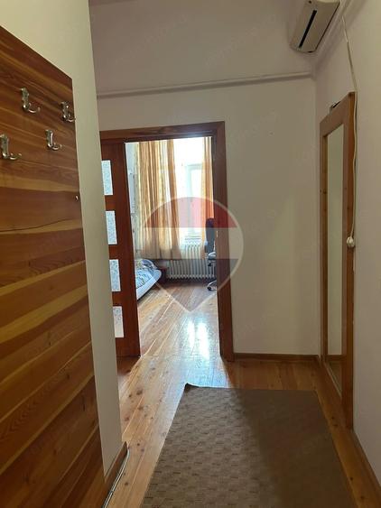 Apartament cu 3 camere semidecomandat în Ultracentral