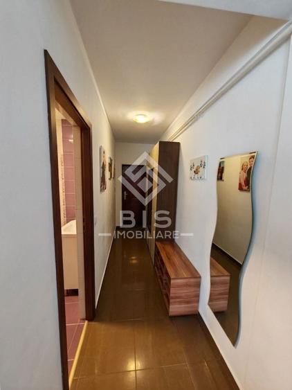 Apartament cu 3 camere decomandat în Sud