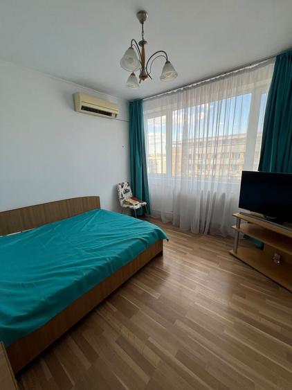 Apartament cu 3 camere semidecomandat, mobilat în Iancului