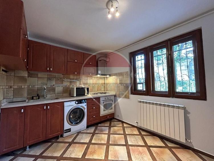 Casă individuală cu 4 camere cu Teren 126 Mp în Cișmigiu