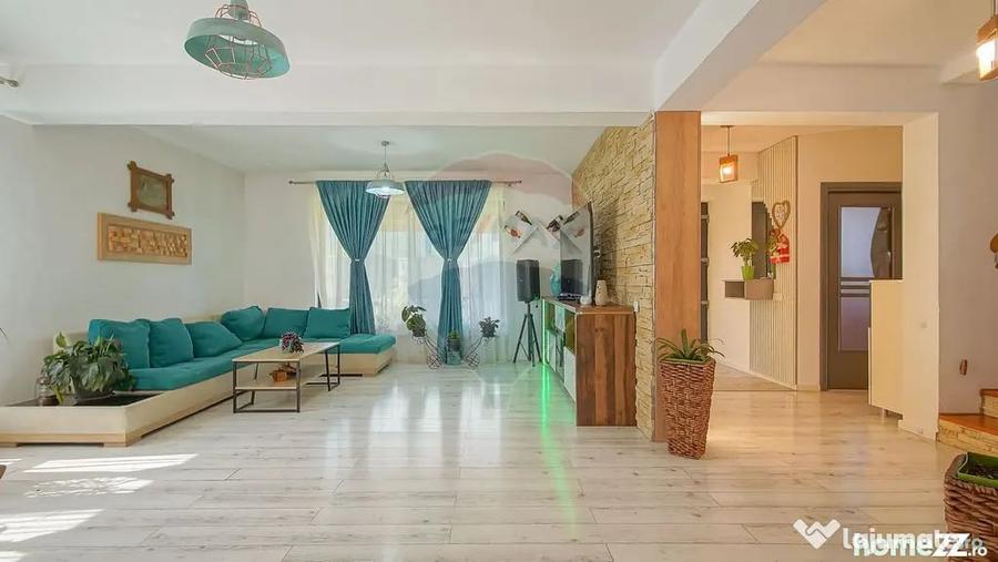 Casă cu 4 camere cu Teren 605 Mp în Central