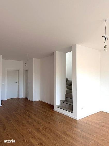 Casă cu 5 camere cu Teren 370 Mp în Central