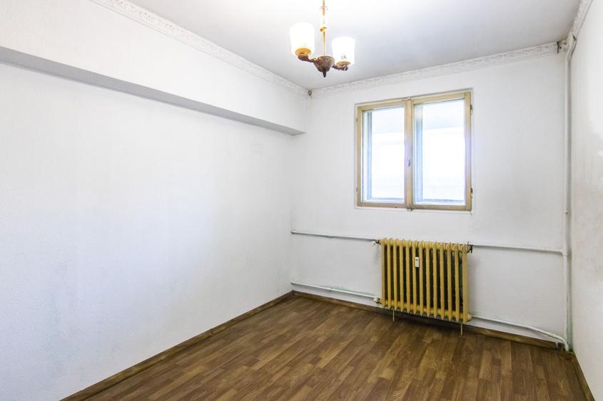 Apartament cu 3 camere decomandat în Dristor