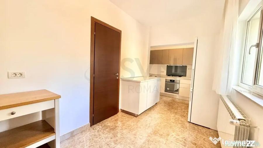 Apartament cu 4 camere decomandat în Polonă