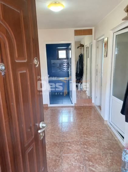 Casă individuală cu 4 camere semidecomandat cu Canalizare în Valea Lupului
