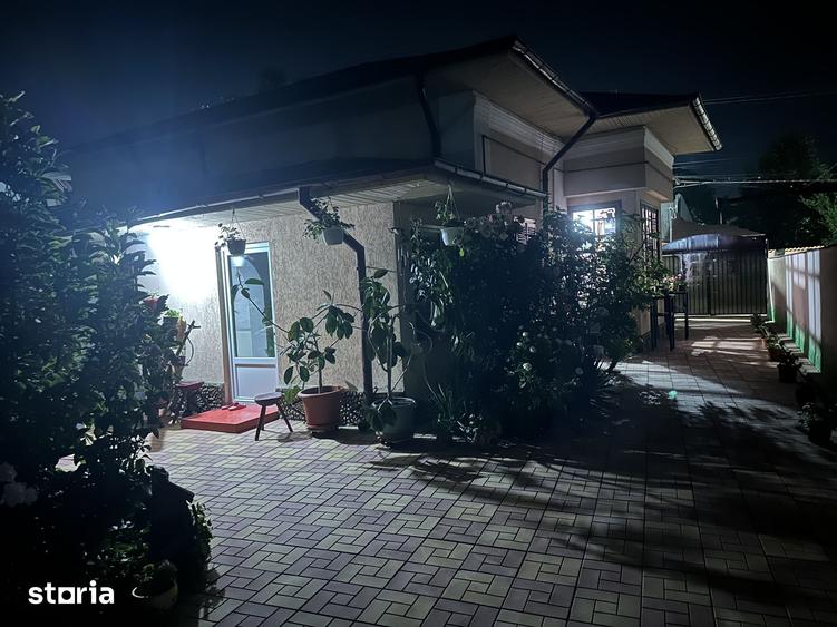 Casă cu 4 camere decomandat cu Teren 420 Mp în Central