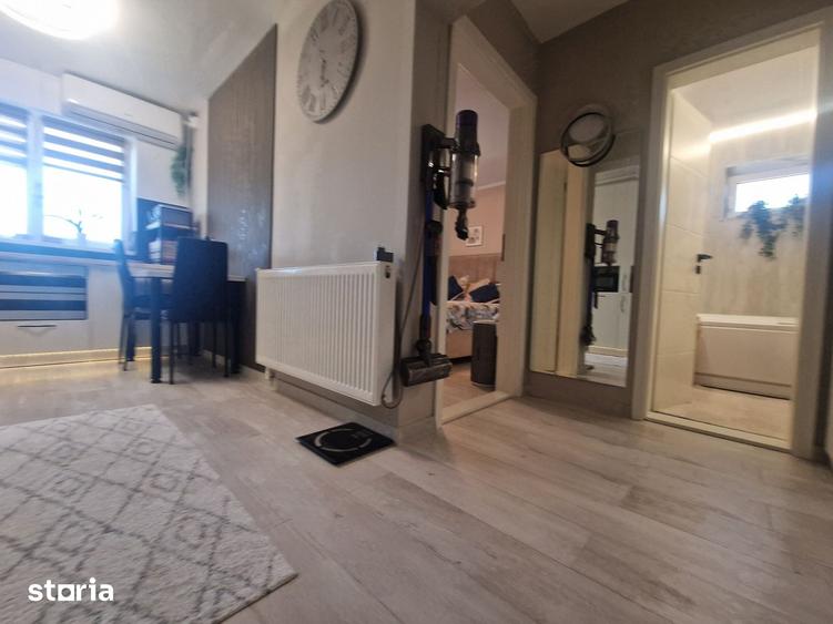 Apartament cu 3 camere decomandat în CET
