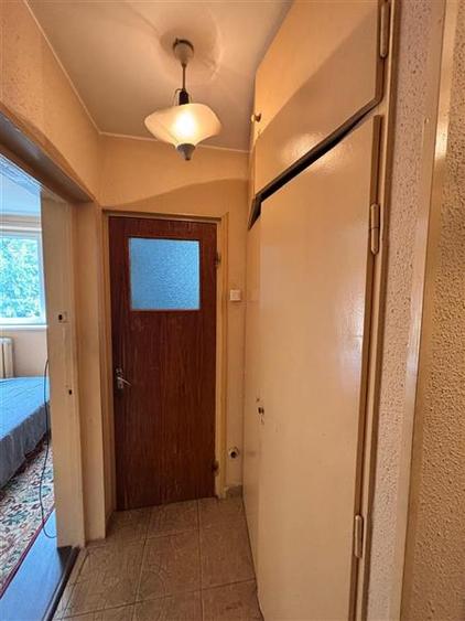 Apartament cu 3 camere decomandat în Berceni