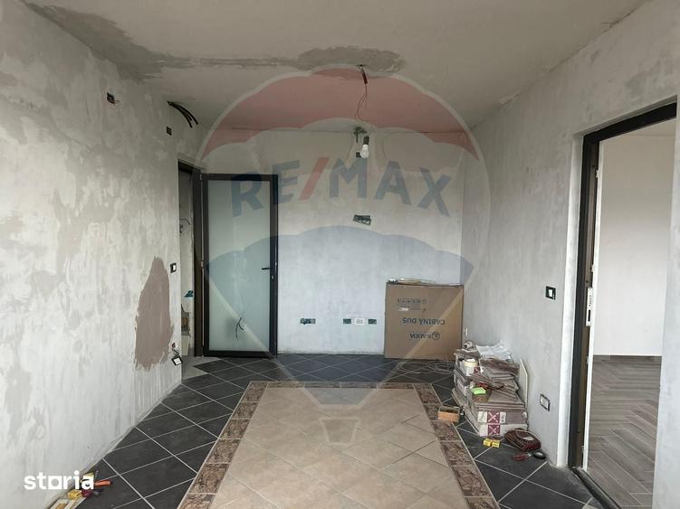 Apartament cu 2 camere semidecomandat în Săvinești