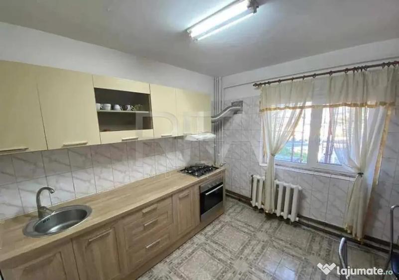Apartament cu 3 camere decomandat în Sebastian