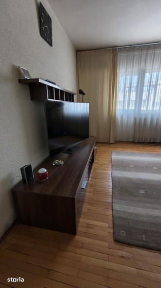 Apartament cu 4 camere decomandat în Giurgiului