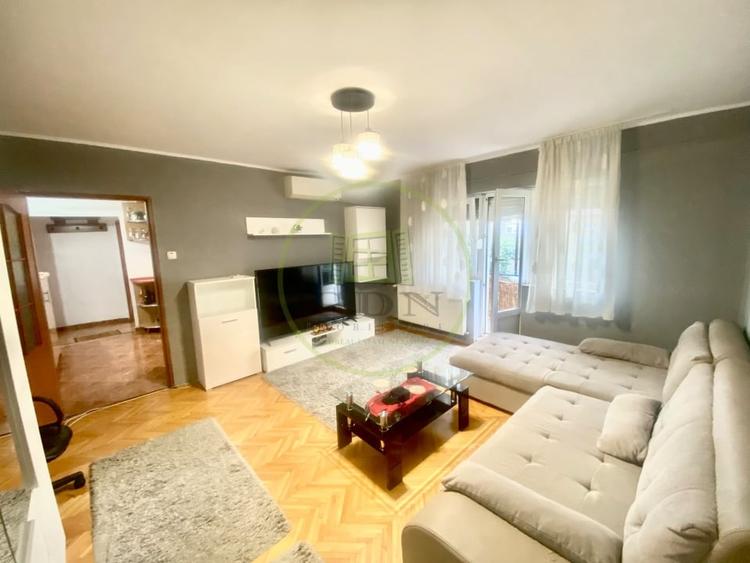 Apartament cu 3 camere semidecomandat în Rogerius