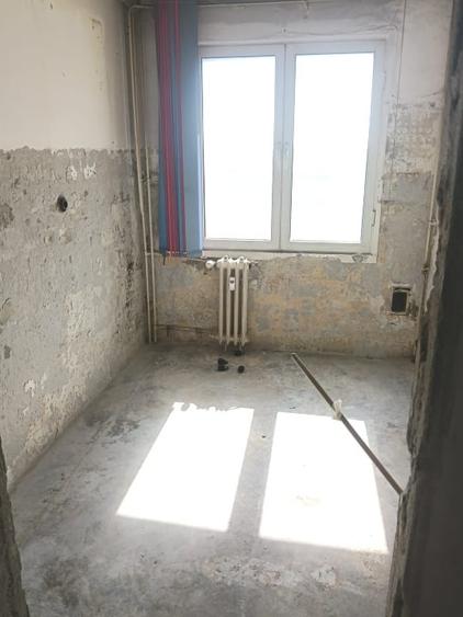 Apartament cu 2 camere semidecomandat în 1 Decembrie 1918