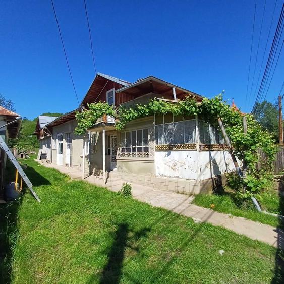 Casă cu 4 camere în Central