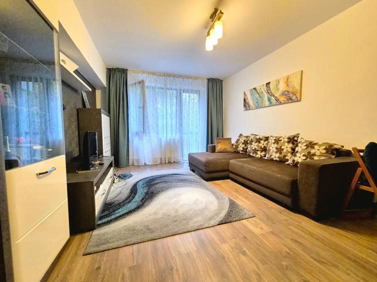Apartament cu 3 camere decomandat în Titan