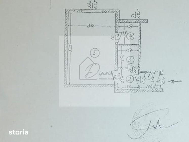 Garsonieră decomandată în Titan