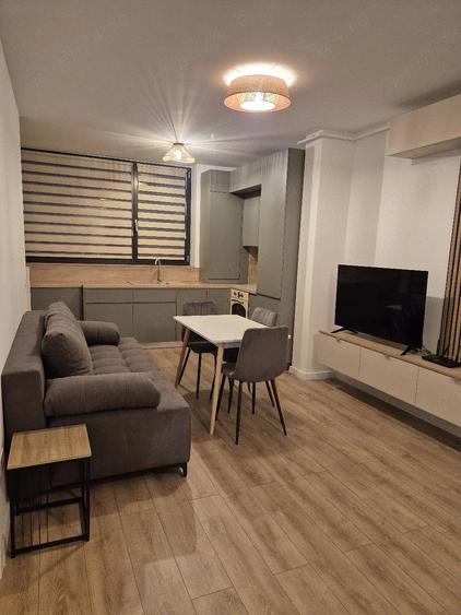 Apartament cu 2 camere semidecomandat în Torontalului