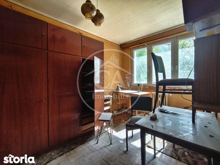 Apartament cu 3 camere semidecomandat în Centru Civic