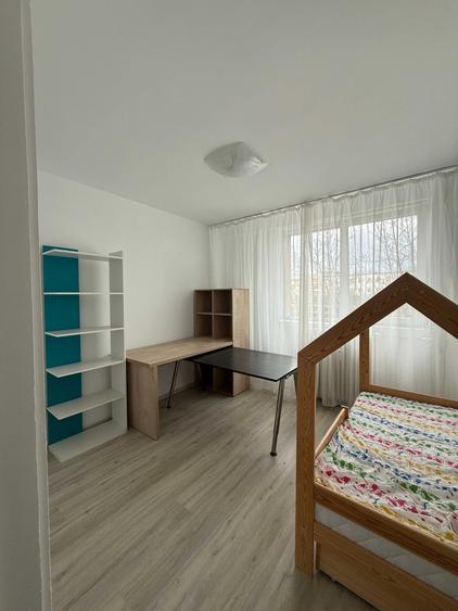 Apartament cu 3 camere semidecomandat în Ștefan cel Mare