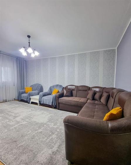 Apartament cu 3 camere decomandat, mobilat în Mircea cel Bătrân