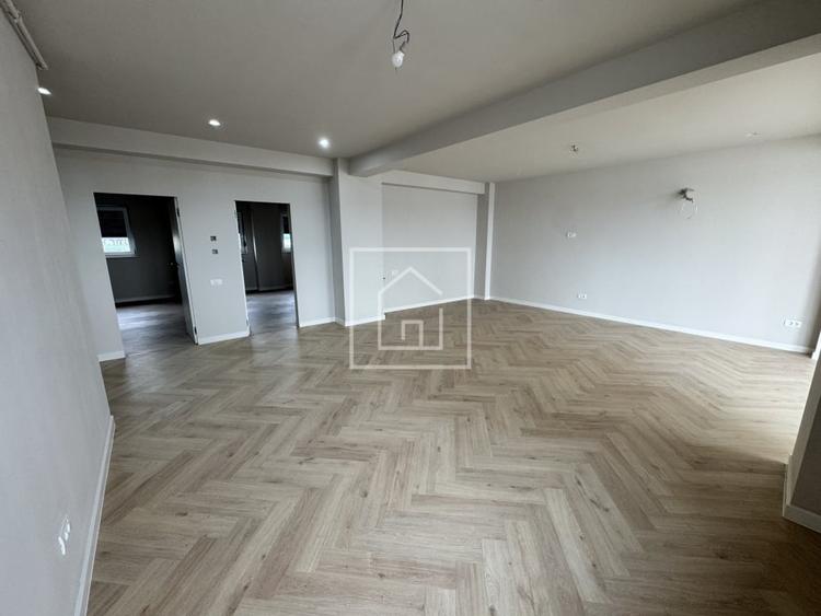 Penthouse cu 3 camere decomandat în Șelimbăr