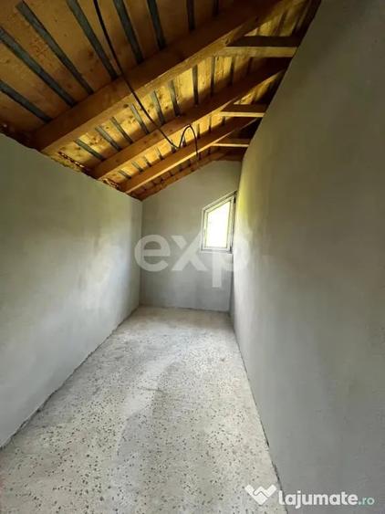 Casă cu 4 camere cu Teren 3400 Mp în Pucioasa-Sat