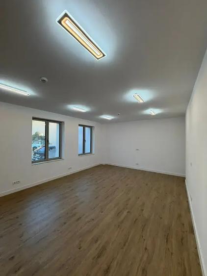 Apartament cu 3 camere semidecomandat în Armeneasca