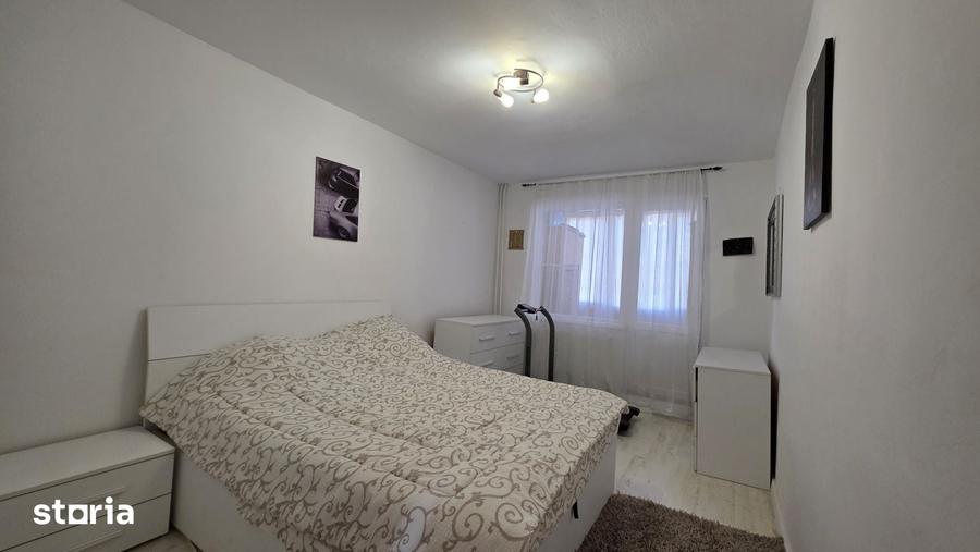 Apartament cu 3 camere semidecomandat în Circumvalațiunii