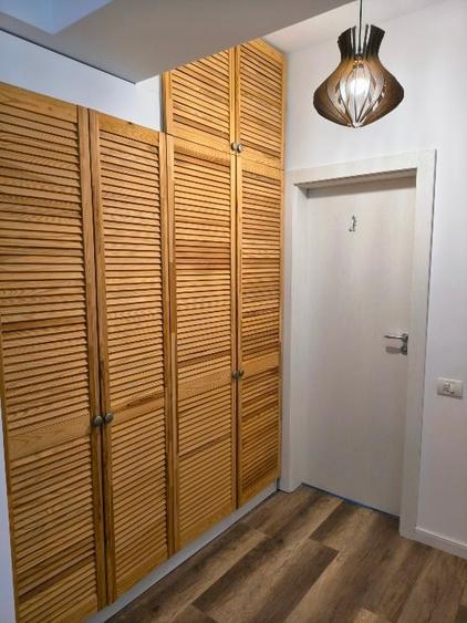 Apartament cu 2 camere semidecomandat, mobilat în Far
