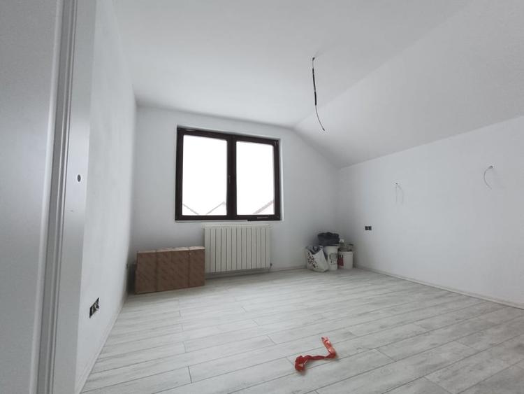 Casă individuală cu 5 camere cu Teren 300 Mp în Lancrăm