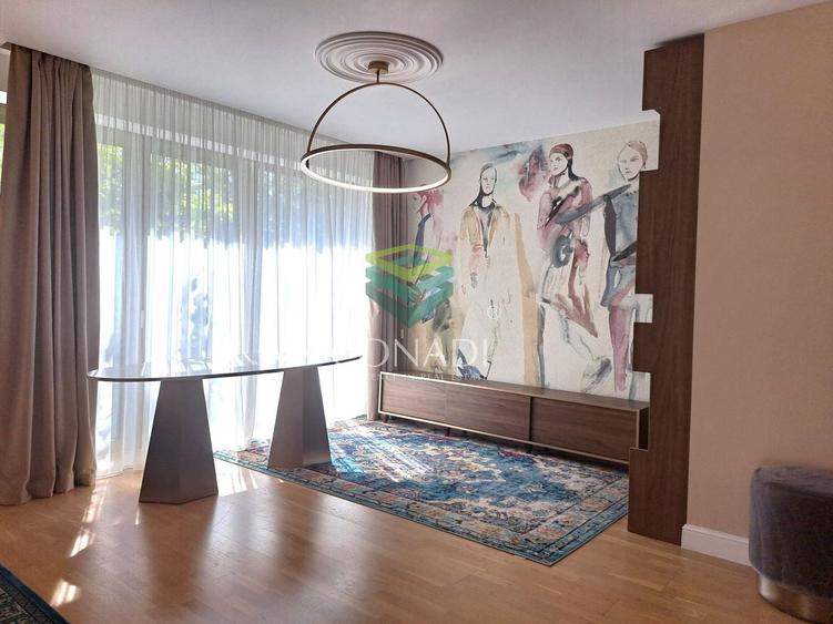 Apartament cu 4 camere decomandat, mobilat în Capitale
