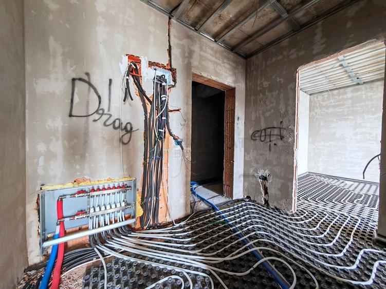 Garsonieră decomandată în Tunari