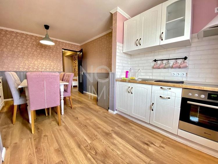 Apartament cu 3 camere decomandat, mobilat în Ștrand