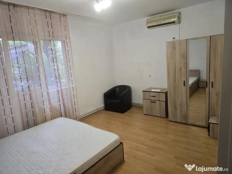 Garsonieră decomandată în Nord