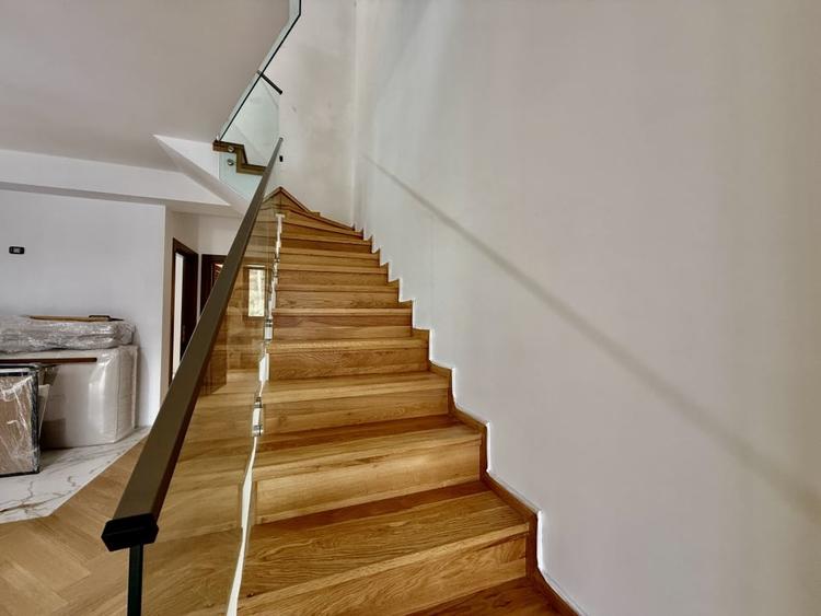 Apartament cu 4 camere decomandat în Furnica