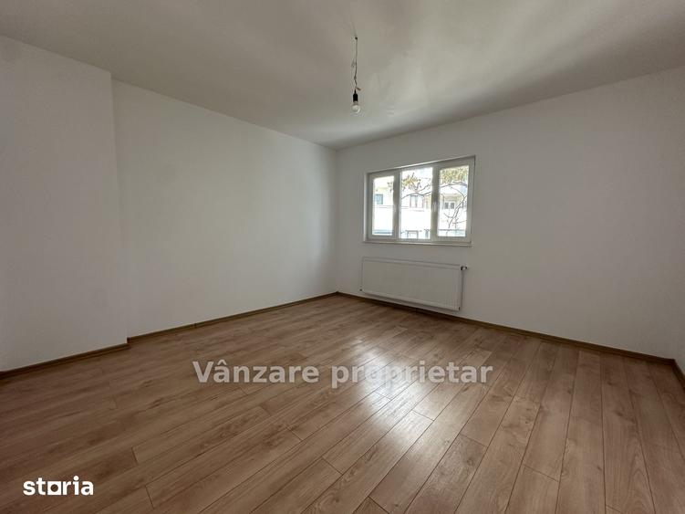 Apartament cu 3 camere semidecomandat în Centrul Civic