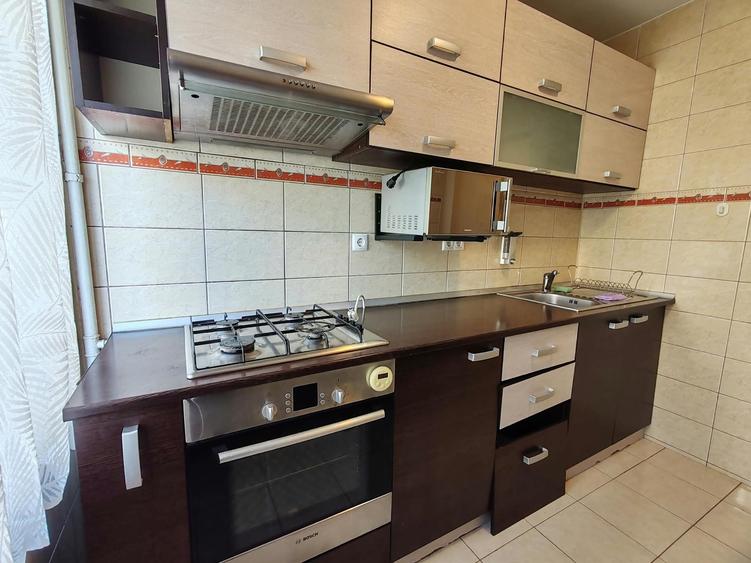 Apartament cu 2 camere decomandat în Lacul Tei