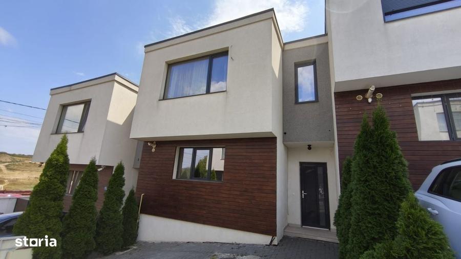 Casă cu 4 camere în Valea Lupului