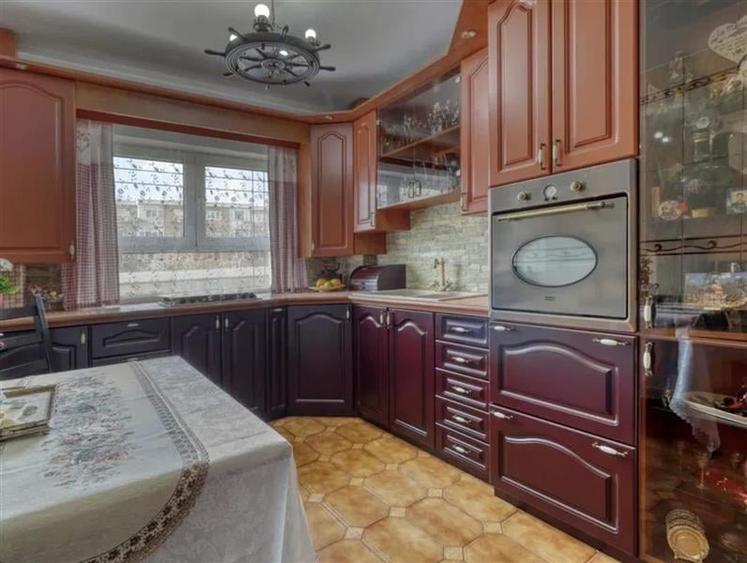 Apartament cu 2 camere decomandat, mobilat în Brâncoveanu