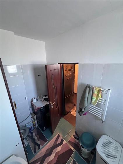 Apartament cu 3 camere semidecomandat, mobilat în Berceni