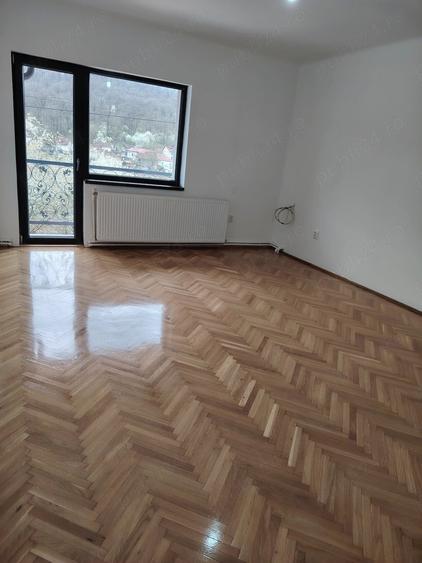 Casă cu Teren 275 Mp în Central