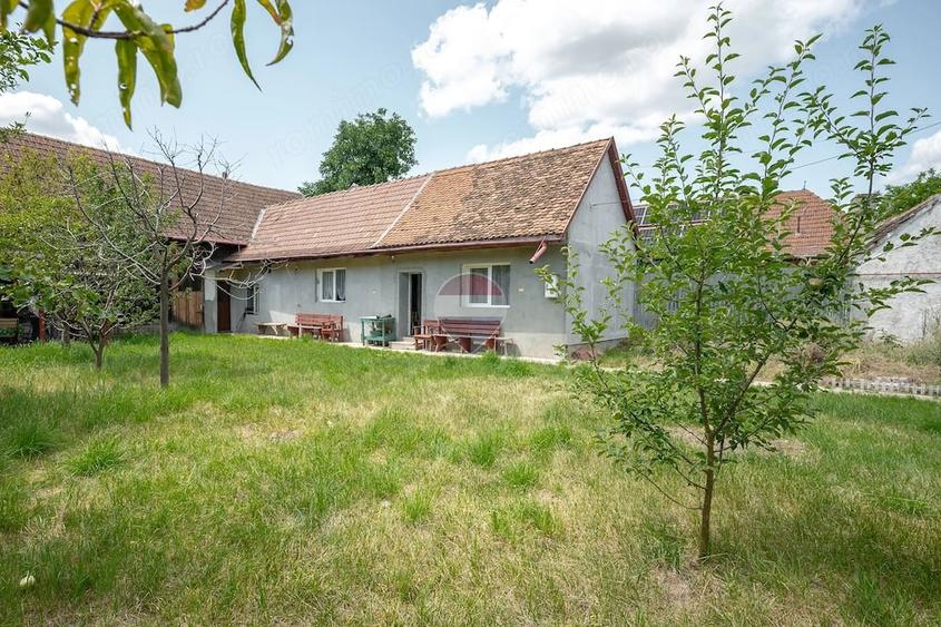 Casă cu Teren 931 Mp în Șinca